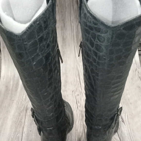 Born Croc boots. Women's size 6½ - Picture 3 of 6